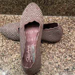 Skechers Cleo air-cooled memory foam flats